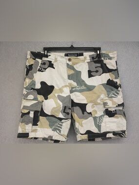 Kivenst Surf & Skate XL Camo Graphic Cargo Shorts